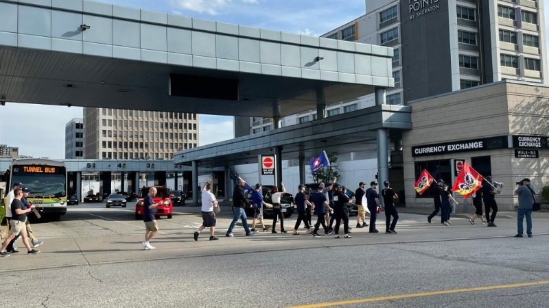CBSA employees rally at the Windsor-Detroit tunnel in Windsor, Ont., on Monday, May 13, 2024. (Meagan Delaurier/AM800 News)