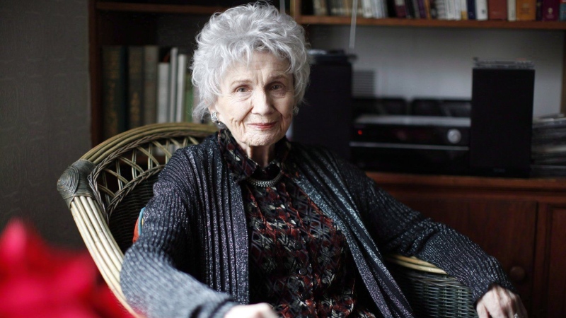 Canadian author Alice Munro is photographed in Victoria on Dec. 10, 2013. THE CANADIAN PRESS/Chad Hipolito