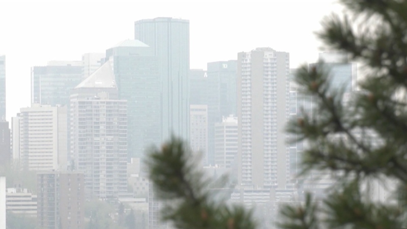 Experts warn Albertans to be wary of smoke