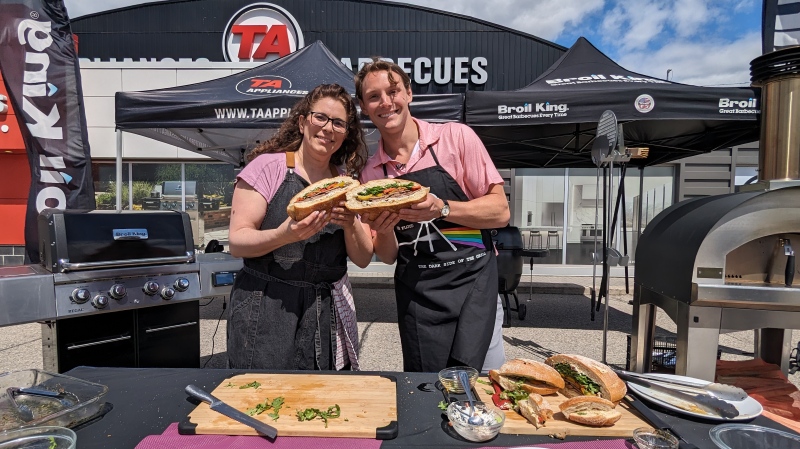 Emily Richards and Will Aiello make sandwiches. (Dan Lauckner/CTV Kitchener)