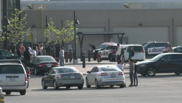 Waterloo regional police responding to reports of a jewellery store robbery at the Fairview Park Mall on May 18, 2024. (Shelby Knox/CTV News)