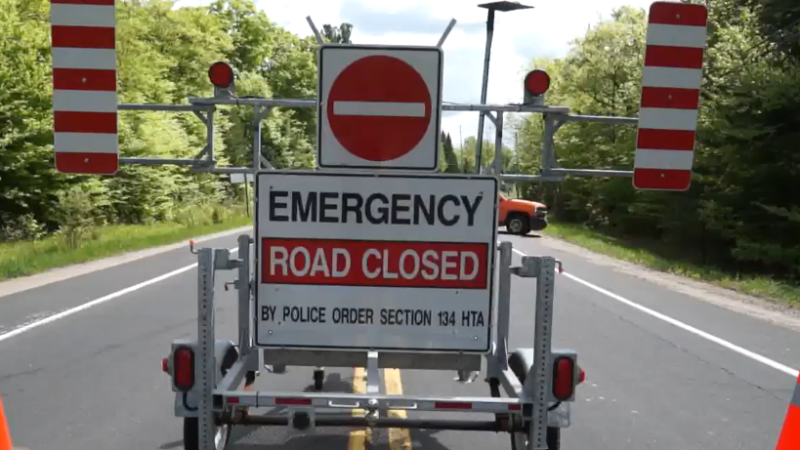 Emergency road closed sign in Minden Hills, Ont on May 18, 2024 (Courtesy: Harrison Perkins). 
