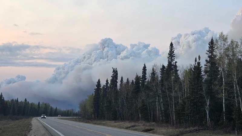 The wildfire burning outside of Cranberry Portage, which forced hundreds of people to evacuate on May 11, 2024. (David Tait)