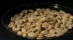 The Quebec agency advocating for people living with allergies recommends putting an end to peanut bans in schools. 