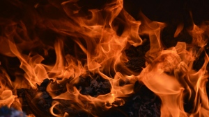 A stock image of flames. (Pamoni Photograph/Pexels.com)