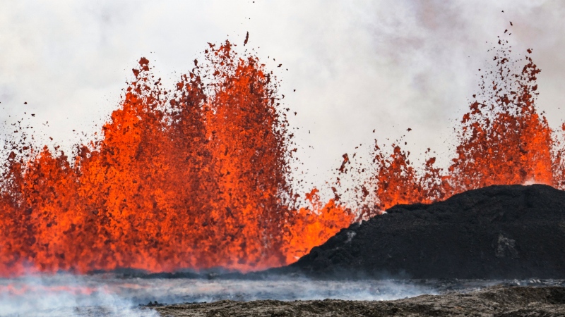 A volcano spews lava in Grindavik, Iceland, Wednesday, May 29, 2024. (Marco di Marco / AP Photo)