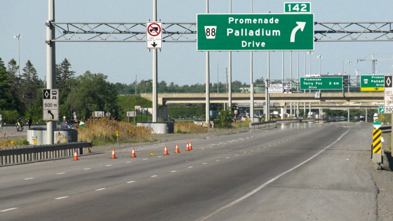 A three-vehicle crash on Highway 417 between Palladium Drive and Carp Road on May 31, 2024. (Dylan Dyson/CTV News Ottawa) 