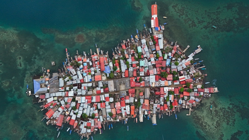 Buildings cover Gardi Sugdub Island, part of San Blas archipelago off Panama's Caribbean coast, Saturday, May 25, 2024.  (AP Photo/Matias Delacroix)