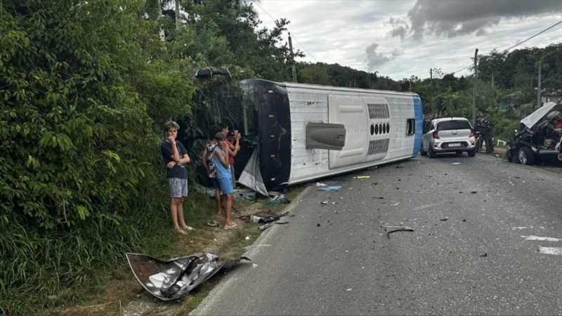 A bus rolled over on its side after crashing with a car in Cuba on Sunday, June 2, 2024. (Source: Chantale Gagné/Facebook)
