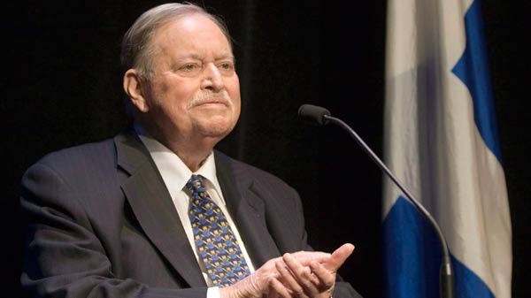Former Quebec premier Jacques Parizeau applauds in Montreal on November 5, 2009. (Ryan Remiorz / THE CANADIAN PRESS)