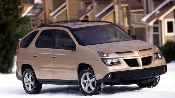 Pontiac Aztek 'sports-activity vehicle,' a marketing flop and widely regarded as one of the ugliest car designs ever to see production, was dropped by General Motors after only five years. (THE CANADIAN PRESS / HO-GM)