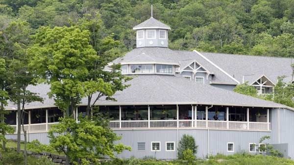 The Deerhurst Resort is shown in Huntsville, Ont. in this June 19, 2008 photo. (Adrian Wyld / THE CANADIAN PRESS)