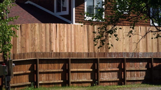 Sarah Palin builds fence to block view of neighbour CTV News