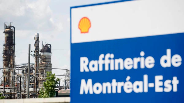 The Shell Oil refinery is shown in Montreal, Friday, June 4, 2010. (Graham Hughes / THE CANADIAN PRESS)