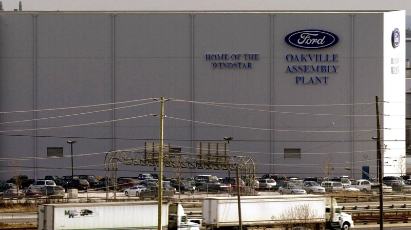 The Ford  Oakville  assembly plant photographed in Oakville Ont. Tuesday, Jan. 8, 2002. (Aaron Harris / THE CANADIAN PRESS)