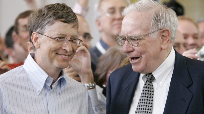 Microsoft co-founder Bill Gates and billionaire investor Warren Buffett are seen together on May 6, 2007. (AP / Nati Harnik)