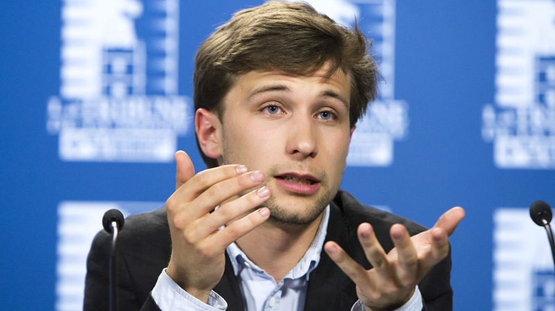 Gabriel Nadeau Dubois responds to questions after the vote on Quebec's emergency law, in Quebec City, Friday, May 18, 2012. (Clement Allard / THE CANADIAN PRESS)