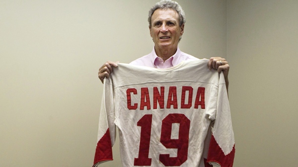 Paul Henderson '72 jersey fetches US$1,067,538 at auction