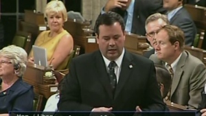 Immigration Minister Jason Kenney apologizes for 'inappropriate' email