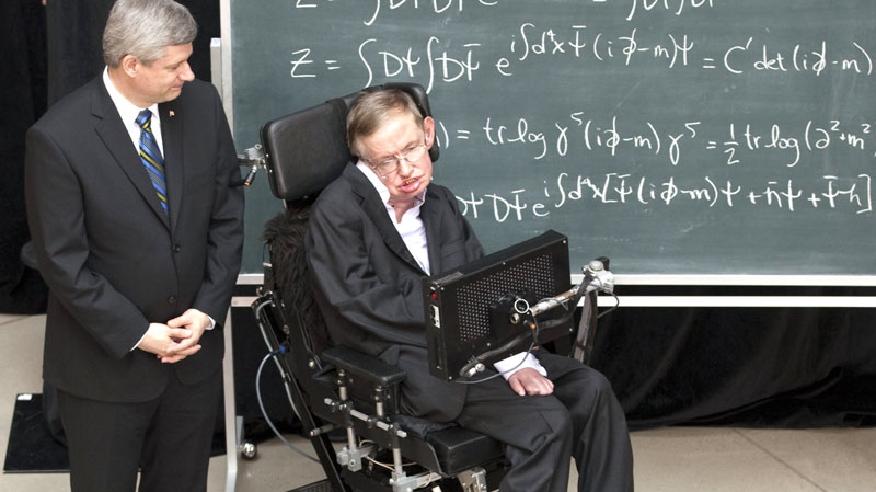 Prime Minister Stephen Harper (left) stands with Professor Stephen Hawking after a funding announcement at the Perimeter Institute in Waterloo, Ontario on July 6, 2010. (Frank Gunn / THE CANADIAN PRESS)