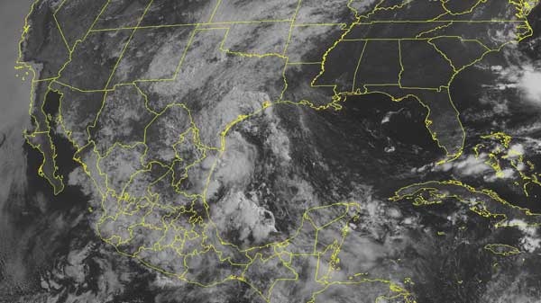 This NOAA satellite image taken Thursday, July 08, 2010 at 10:45 AM EDT shows clouds develop along a front that stretches from the Great Lakes into the Southern Plains.  (AP / WEATHER UNDERGROUND)
