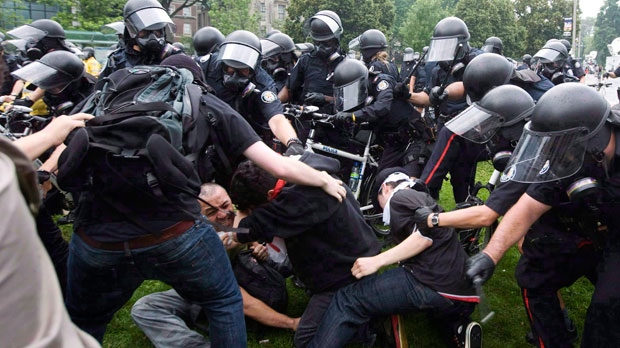 Cop accused of G20 assault used ‘textbook’ police training: lawyer