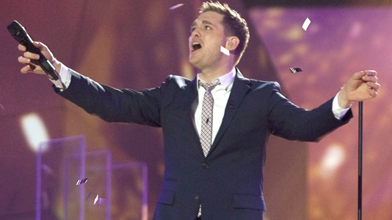Singer Michael Buble performs at the Juno Awards in St. John's N.L. Sunday, April 18, 2010. (Andrew Vaughan / THE CANADIAN PRESS)