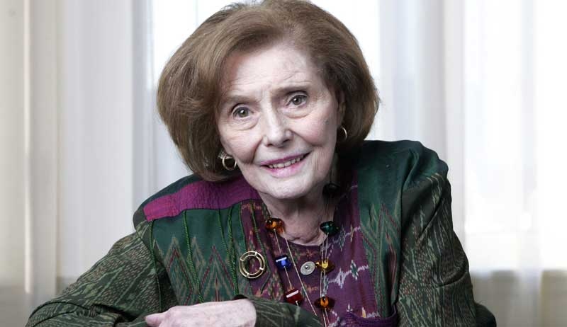 FILE - In this April 21, 2008 file photo, actress Patricia Neal is shown during an interview in Nashville, Tenn. Neal, who won an Oscar in 1964 for "Hud" and later fought back from crippling strokes, died Sunday, Aug. 8, 2010, at age 84. (AP Photo/Mark Humphrey, File)