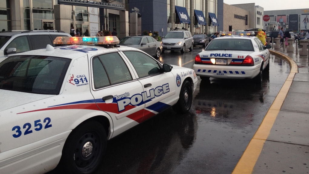 Yorkdale Mall, Toronto police
