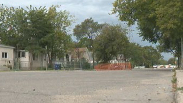 Winnipeg police said the incident happened on Talbot Avenue around 11 p.m. Tuesday. (file image) 