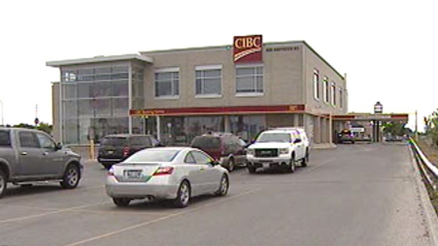Winnipeg police are looking for suspects after a bank in the 800 block of Empress was robbed.
