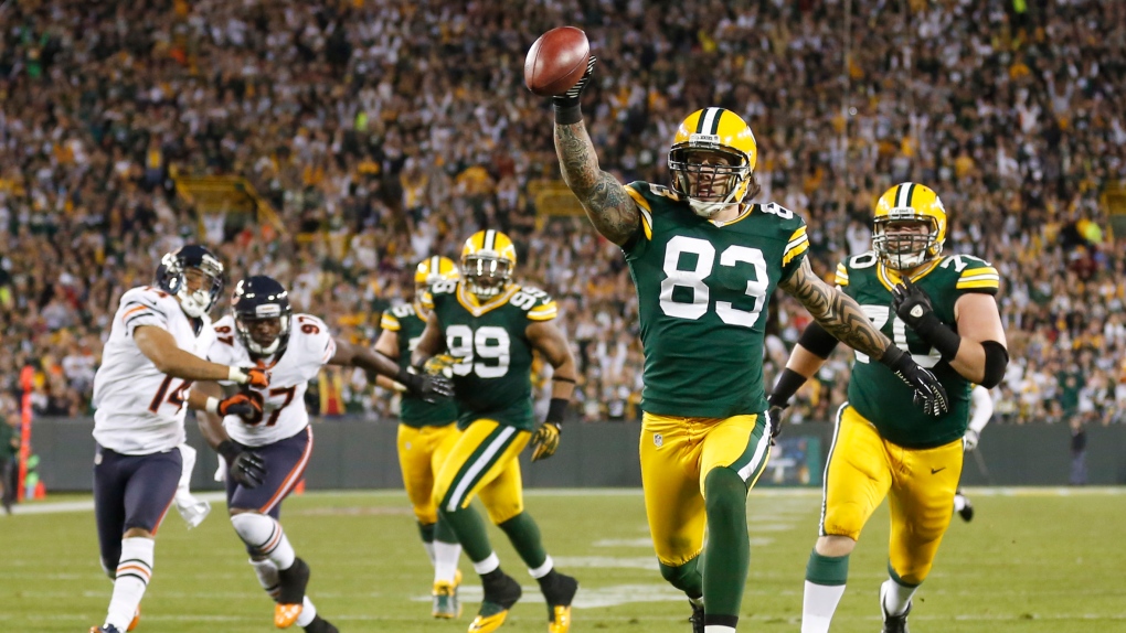 Packers score on fake field goal in victory over Bears | CTV News