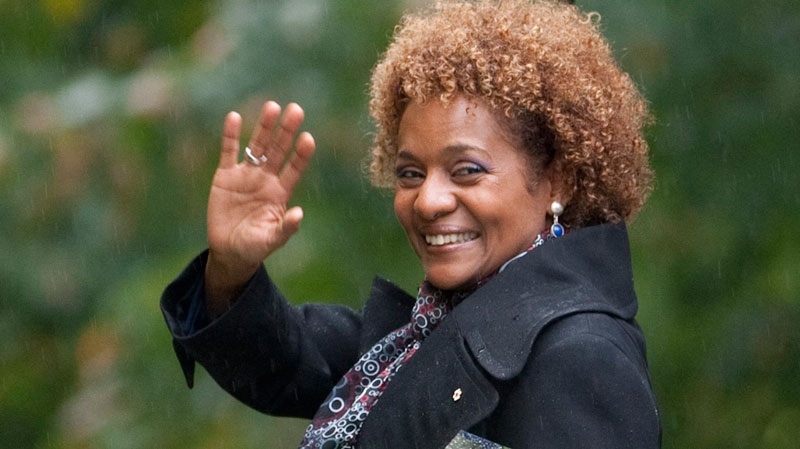 Governor General Michaelle Jean waves as she leaves the final official event as Governor General at Rideau Hall in Ottawa, Thursday September 30, 2010. (Adrian Wyld / THE CANADIAN PRESS)