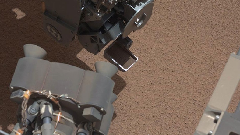 Curiosity's first scoop also shows bright image