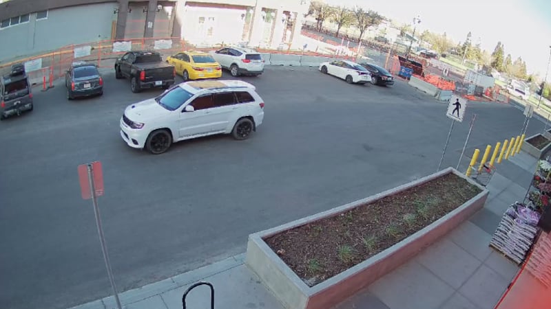 Calgary police reveal surveillance footage of suspect vehicle in North Hill Co-Op shooting