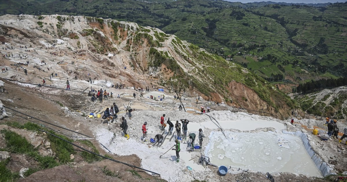DR Congo mine collapse kills at least 32: official