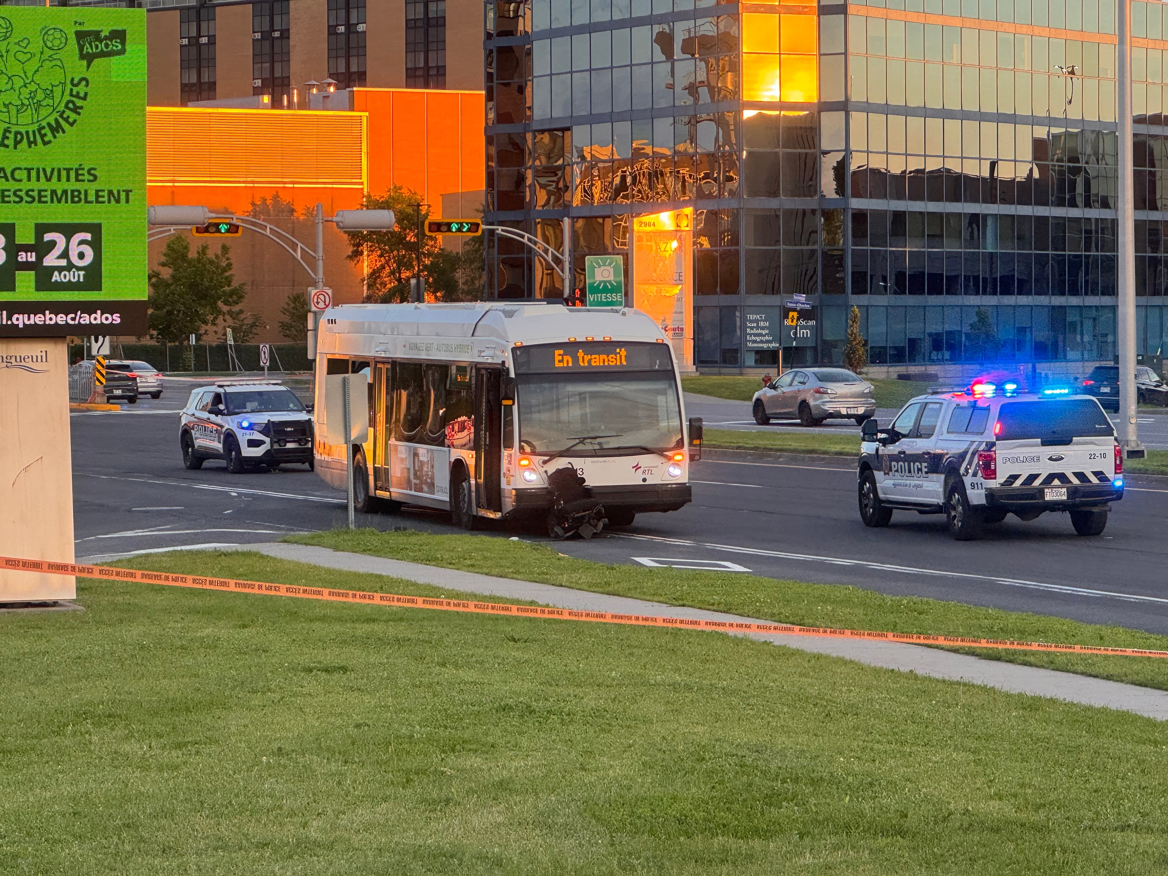 Pedestrian dies after being hit by Longueuil bus