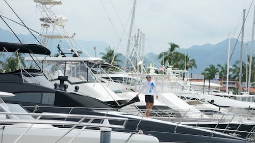 Hurricane Simon pounds resorts and vulnerable towns along Mexico’s Pacific coast