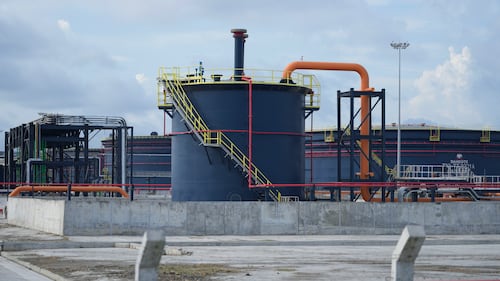 As Nigeria’s Dangote refinery nears record IPO, investors focus on oil supply costs
