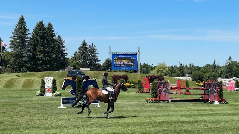 Elite riders jump courses at Ottawa equestrian tournament