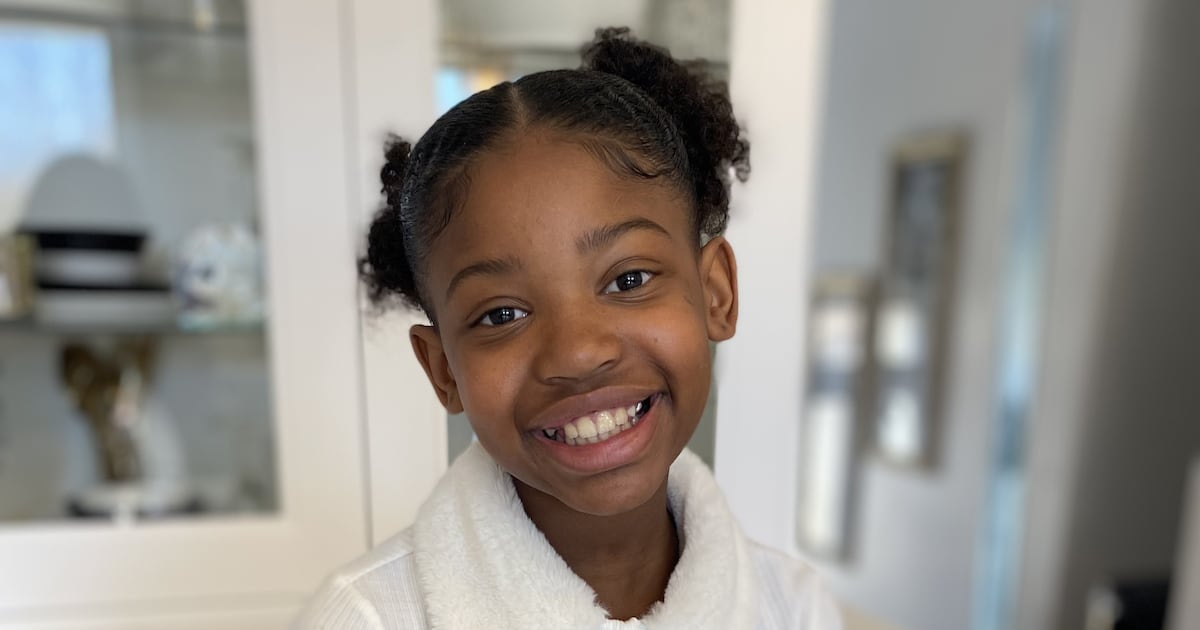 Community bands together to welcome young dancer who won gold internationally