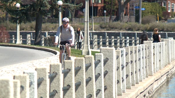 Mostly sunny weekend with some showers expected in Ottawa
