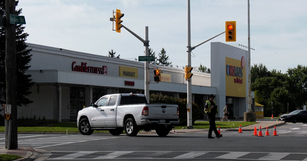 Pedestrian struck on Southdale in London