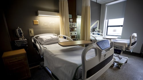 Internal data reveals 726 Quebecers waiting in hospital for long-term care beds