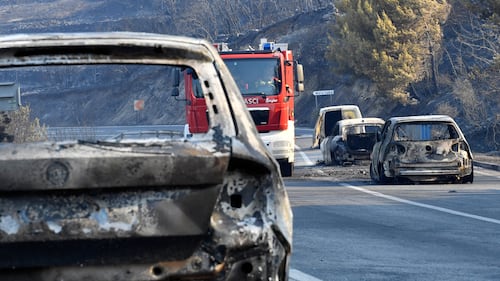Hundreds flee Croatia island fire