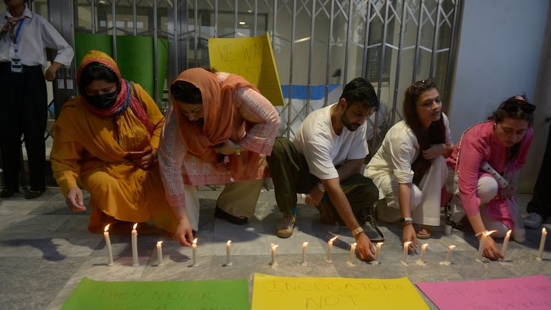 8 officials suspended after probe into Pakistan hospital fire that killed 14 newborns