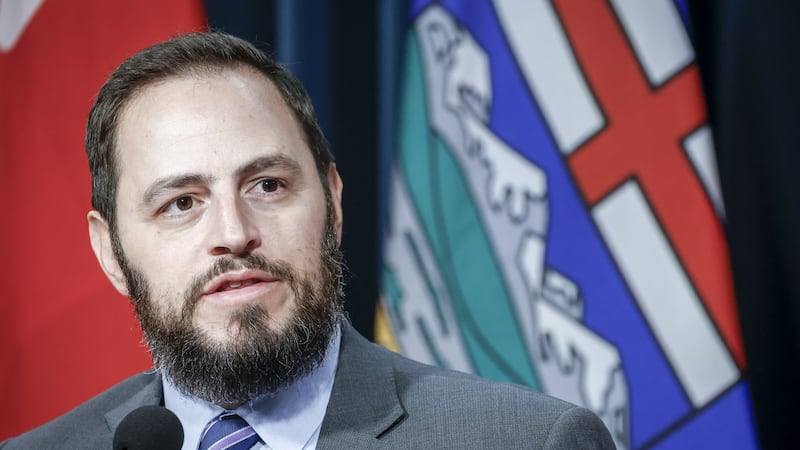 Alberta government announces changes to get more instructors into classrooms