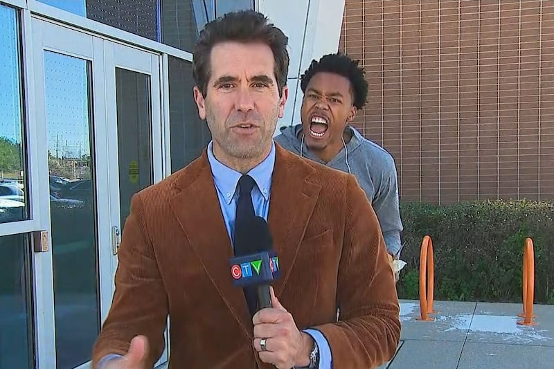 Scottie Barnes crashes CP24 live hit, reacts to news of Kawhi Leonard contract extension