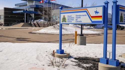 Police federation calls for probe of CBC-APTN show, says officers were 'misled'