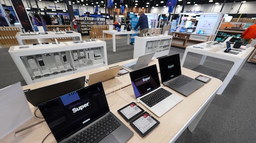 Want to save some money on back-to-school shopping? Here’s what experts say to look for